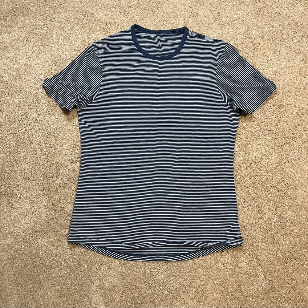 Men’s Lululemon 5 Year Basic Tee Shirt Size Medium